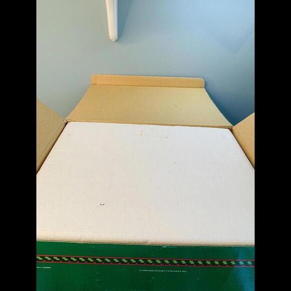 NIB 1994 House of Lloyd Saint Nicholas Christmas Around the World Lighted New - Picture 9 of 10